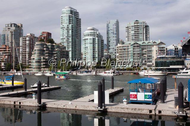 canada colombie britannique 05.JPG - Vue depuis Granville Island, Vancouver, Colombie-Britannique, Canada
